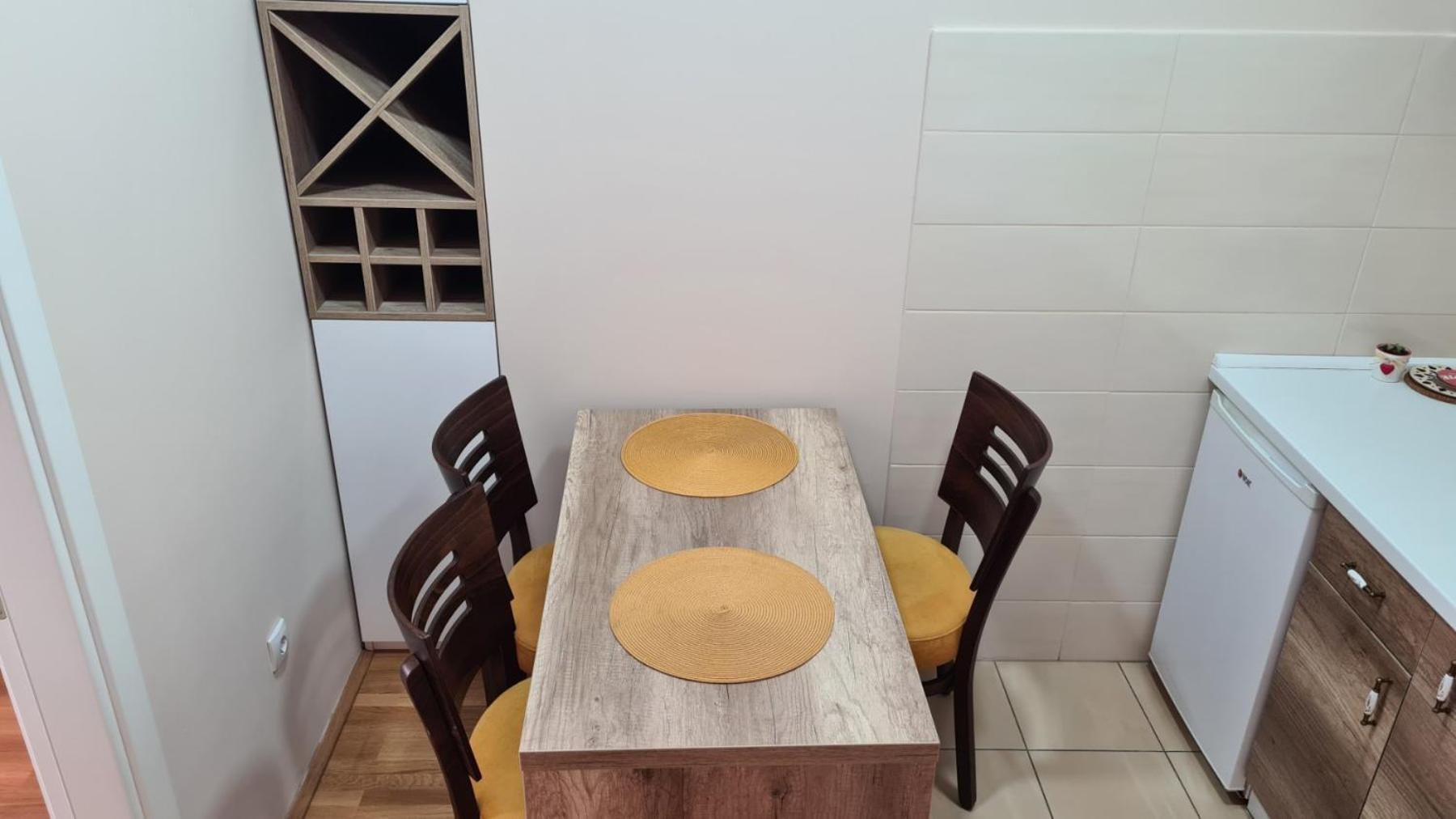 Apartmani Simic Quatro Valjevo Exteriör bild