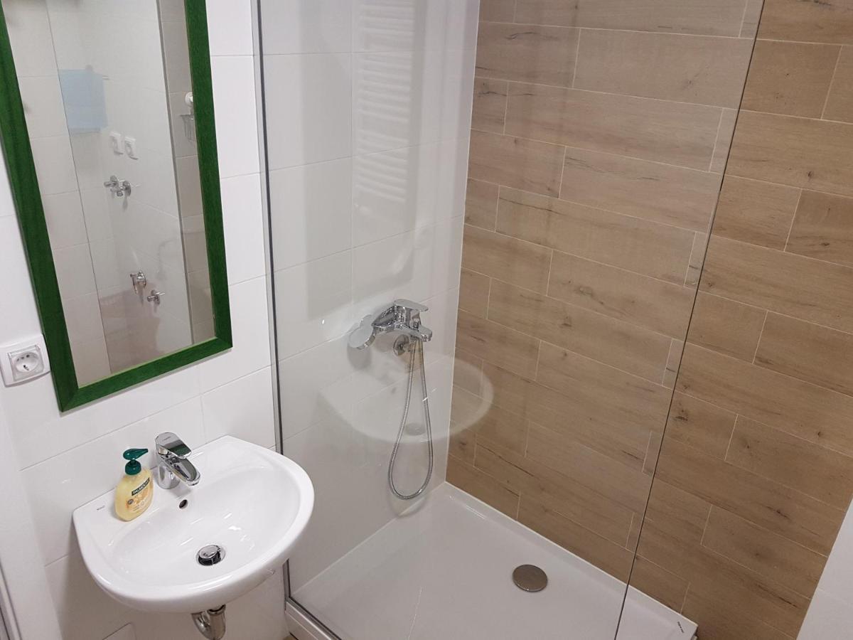 Apartmani Simic Quatro Valjevo Exteriör bild
